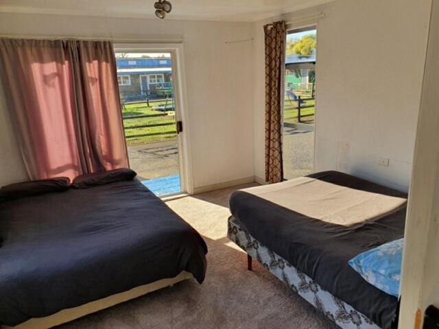 Oasis Motel & Holiday Park ตูรางี ภายนอก รูปภาพ