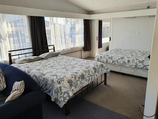 Oasis Motel & Holiday Park ตูรางี ภายนอก รูปภาพ